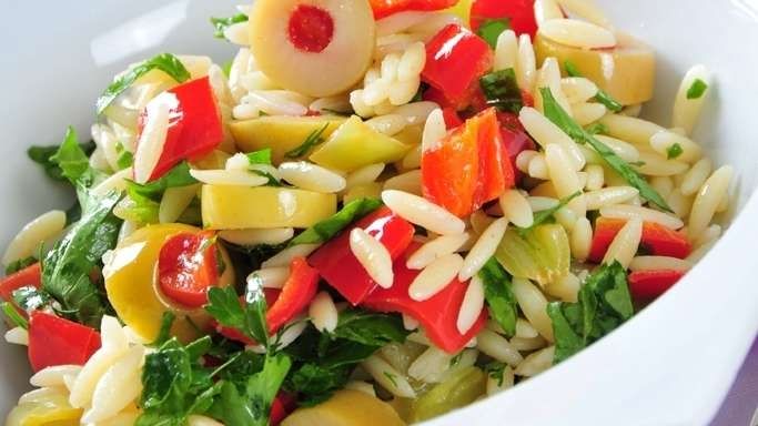 Biberli Makarna Salatası Tarifi