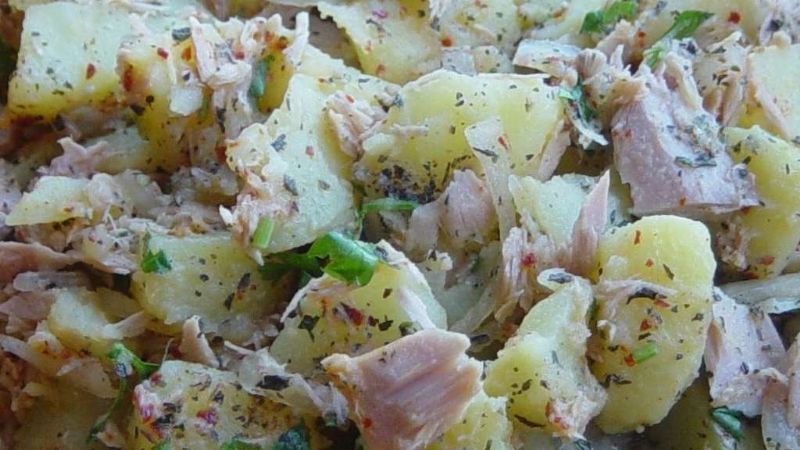 Ton Balıklı Patates Salatası Tarifi
